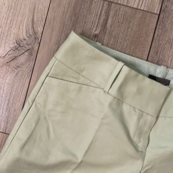 The Limited Pistachio Green Shorts Size 4 - Picture 2 of 7